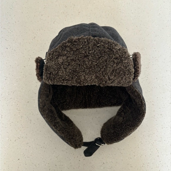 Dartmoor Trapper hat w/ faux fur & quilted poly lining. Excellent used condition - Picture 4 of 4